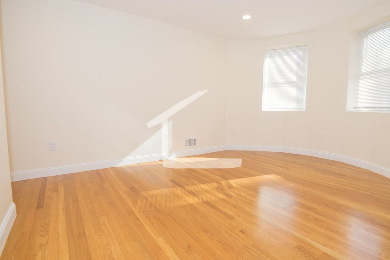 1801 Beacon St - Photo 6 of 12