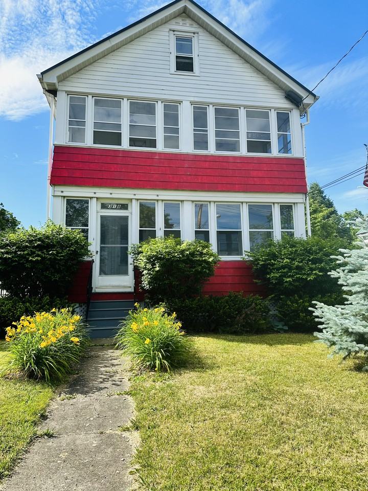318 Alplaus Ave #2 - Photo 3 of 8