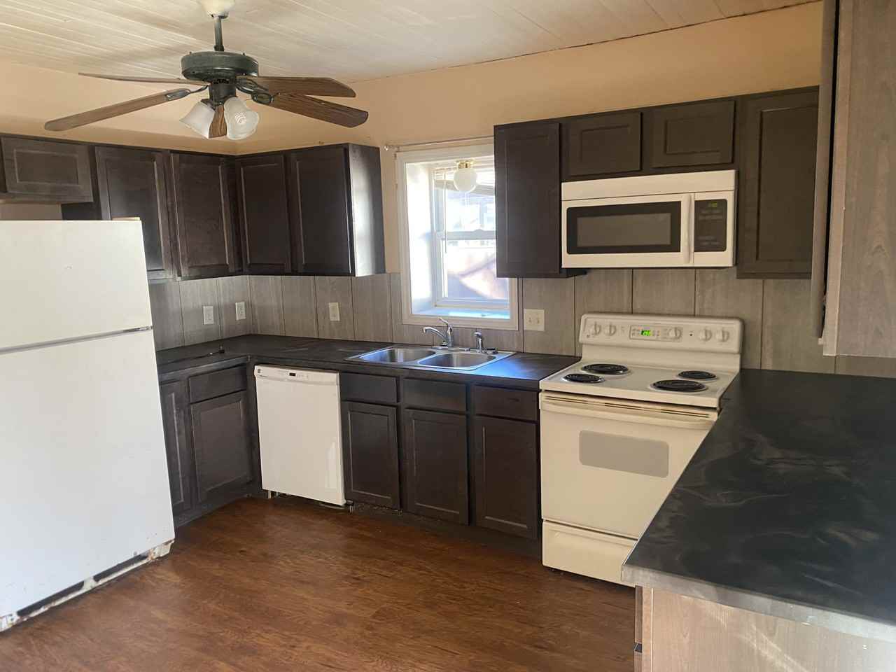 113 E Sand St #NA - Photo 2 of 9