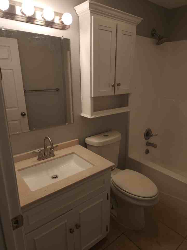 809 Nw Mock Ave #A - Photo 3 of 5