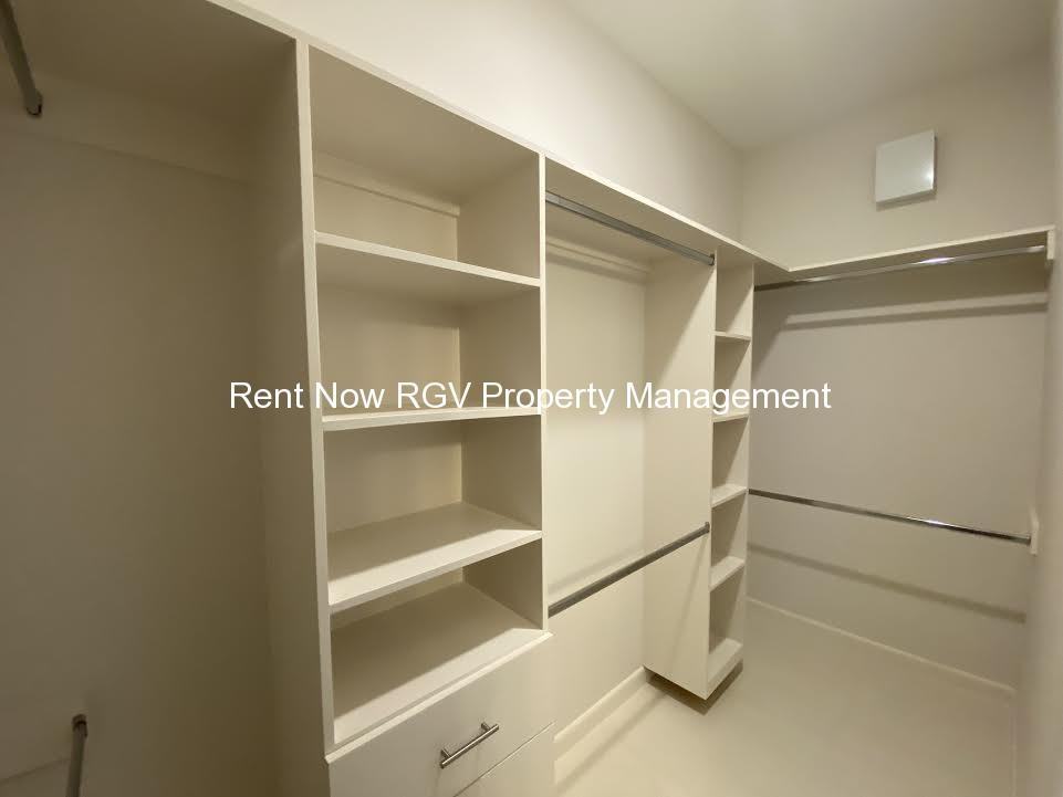 5700 Nightingale Avenue #3 - Photo 3 of 11