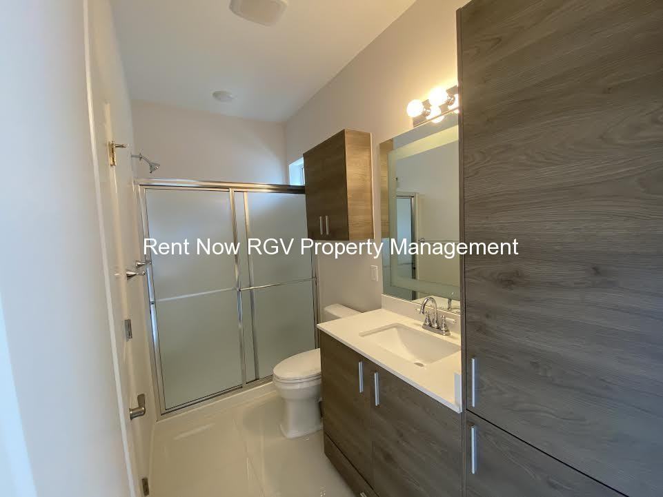 5700 Nightingale Avenue #3 - Photo 4 of 11