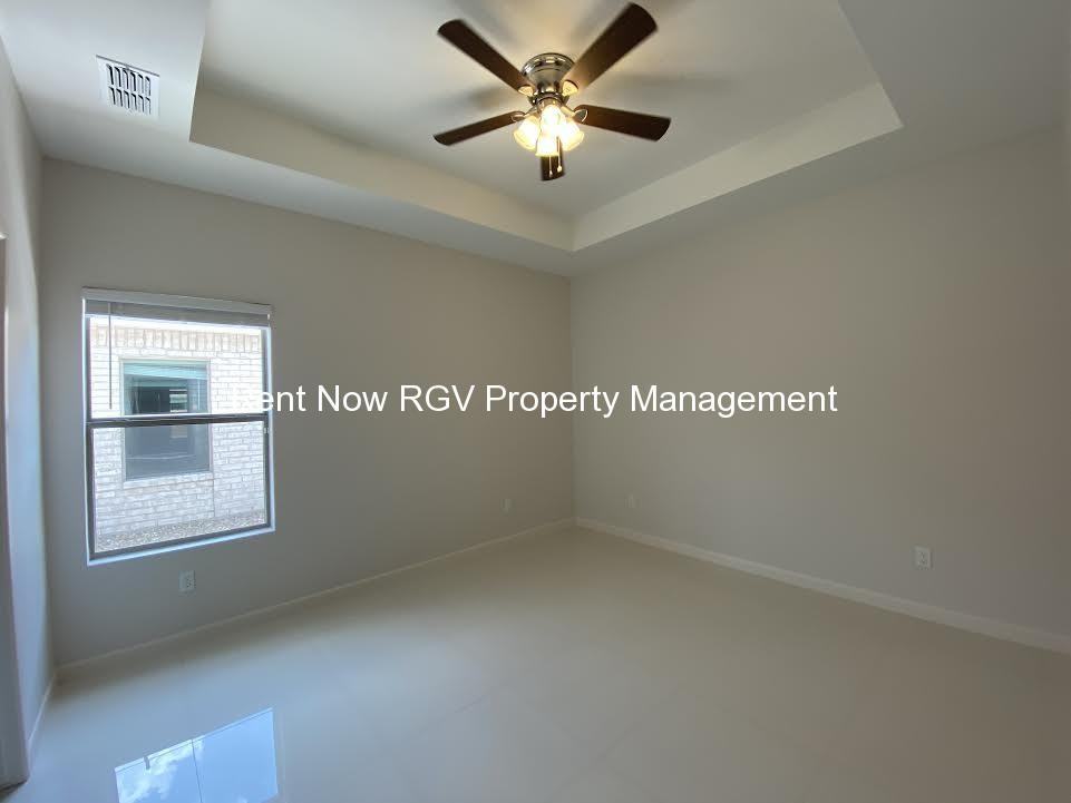 5700 Nightingale Avenue #3 - Photo 5 of 11