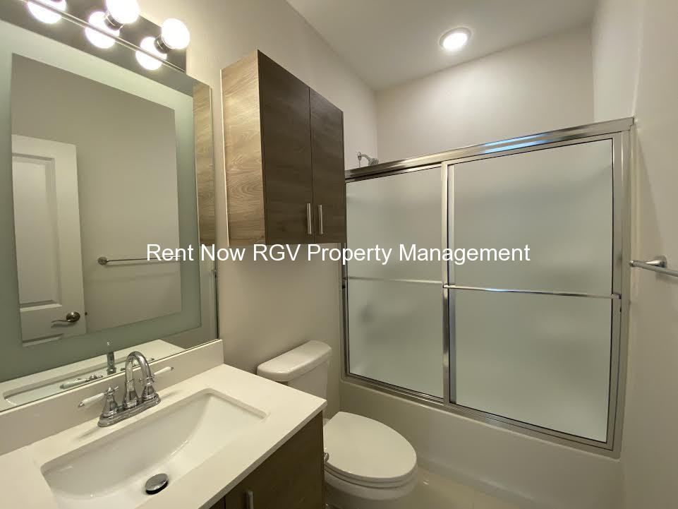 5700 Nightingale Avenue #3 - Photo 6 of 11