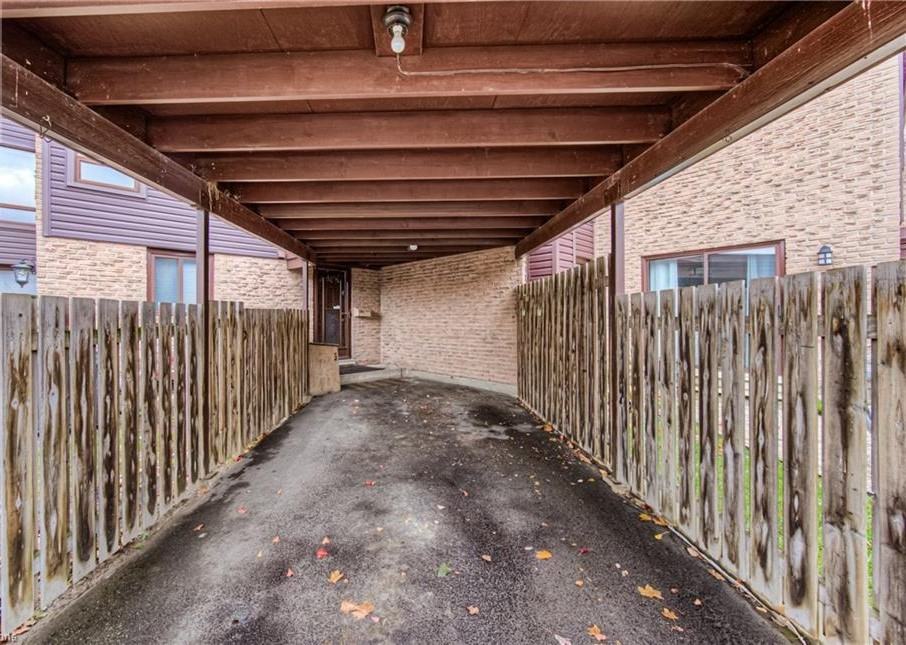 28 Underhill Crescent #11 - Photo 2 of 25