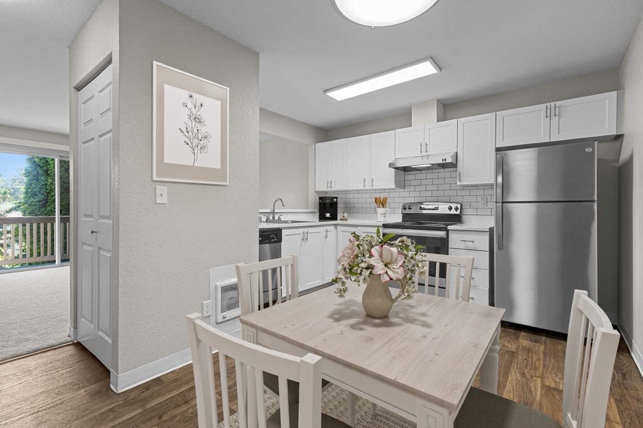 Bayview Apartment Homes - Photo 3 of 21