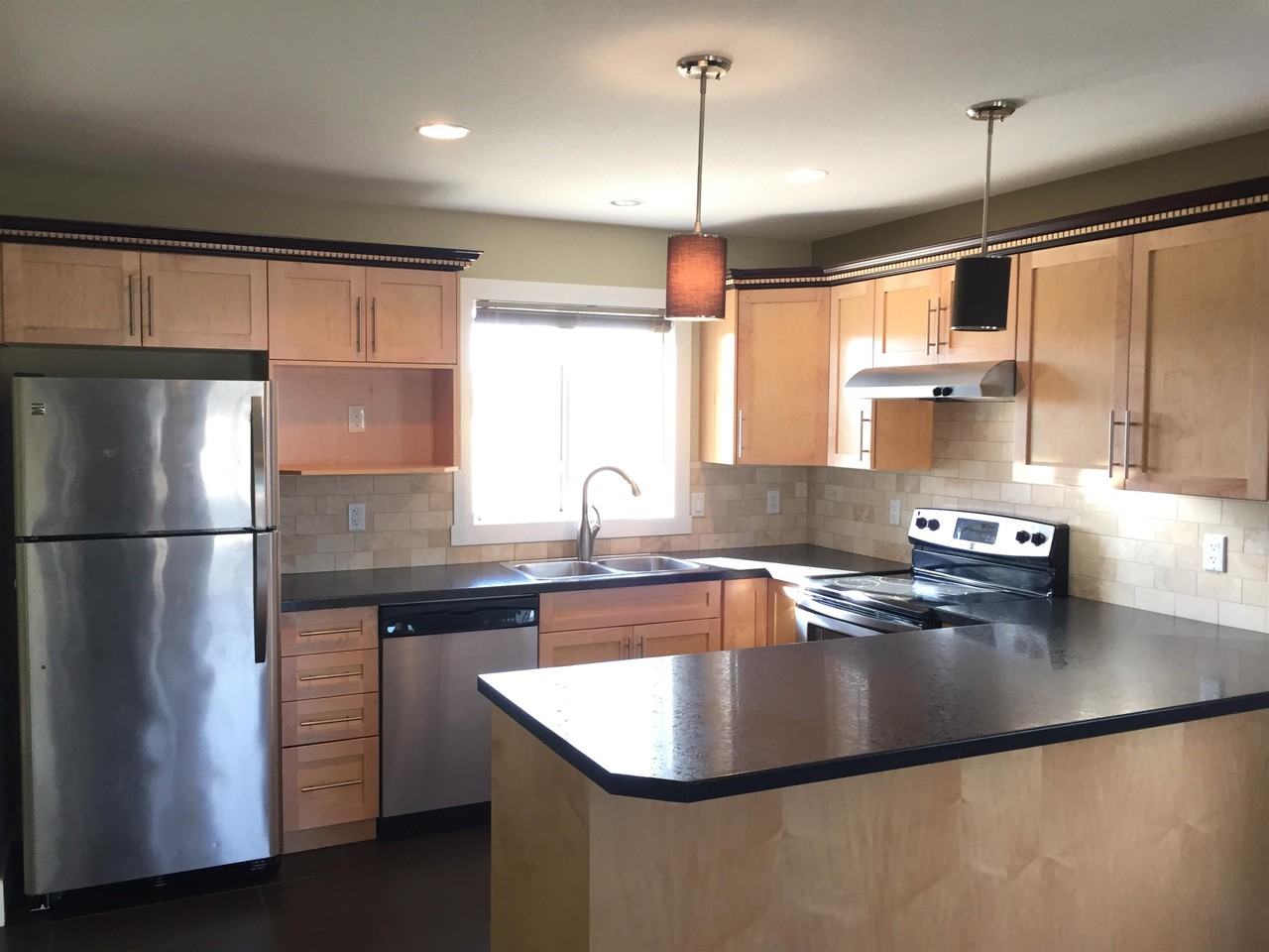 9207 102 Ave #9207 - Photo 2 of 11