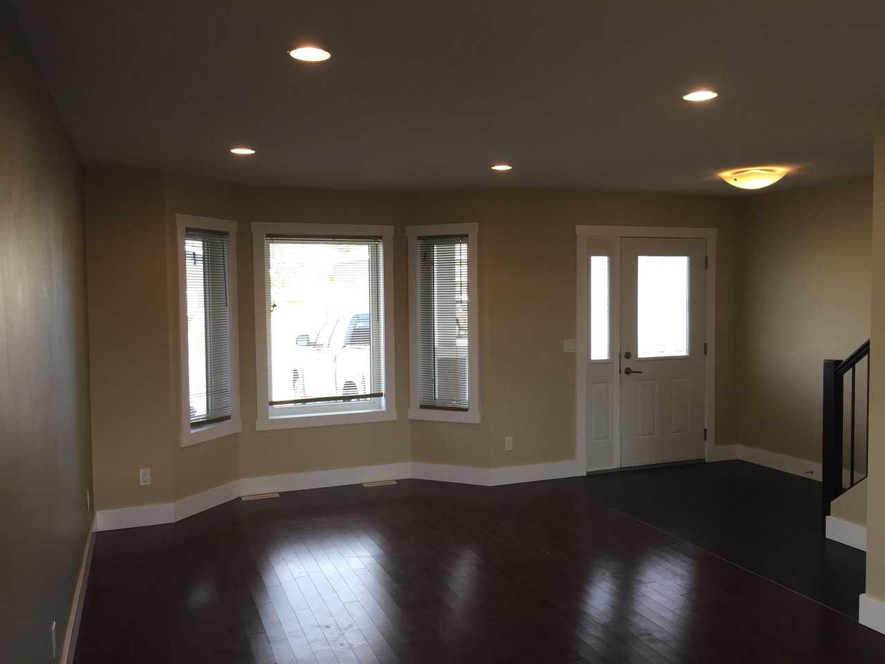 9207 102 Ave #9207 - Photo 3 of 11