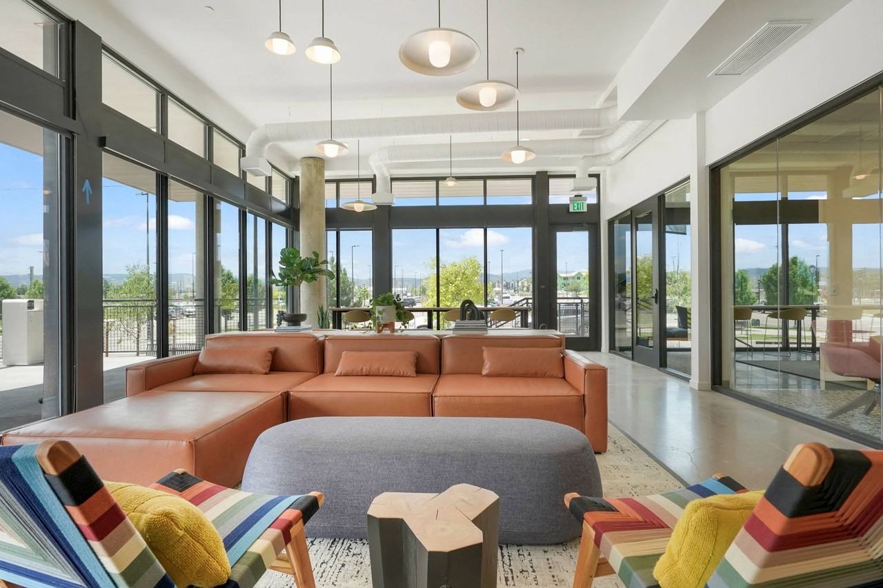 The Parallel - Photo 3 of 36