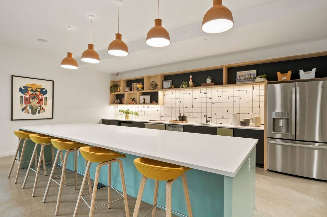 The Parallel - Photo 4 of 36