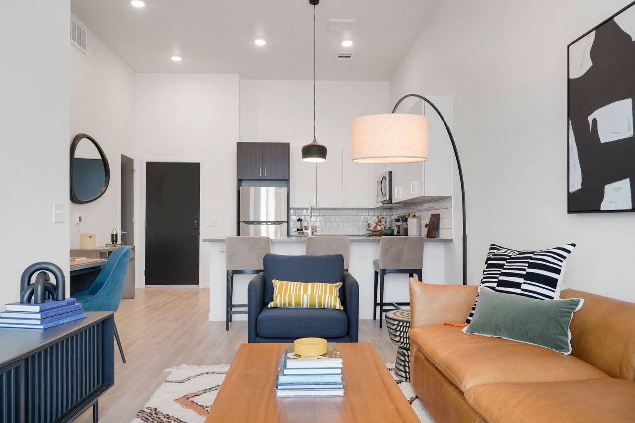 The Parallel - Photo 5 of 36