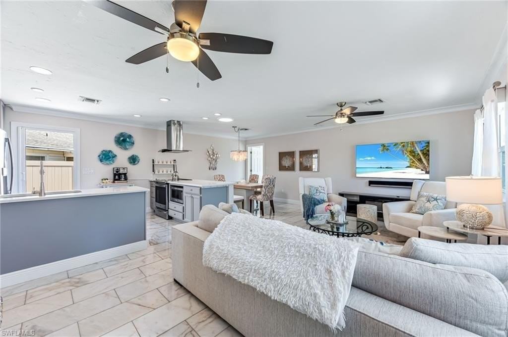 10690 8th Street North - Photo 5 of 29