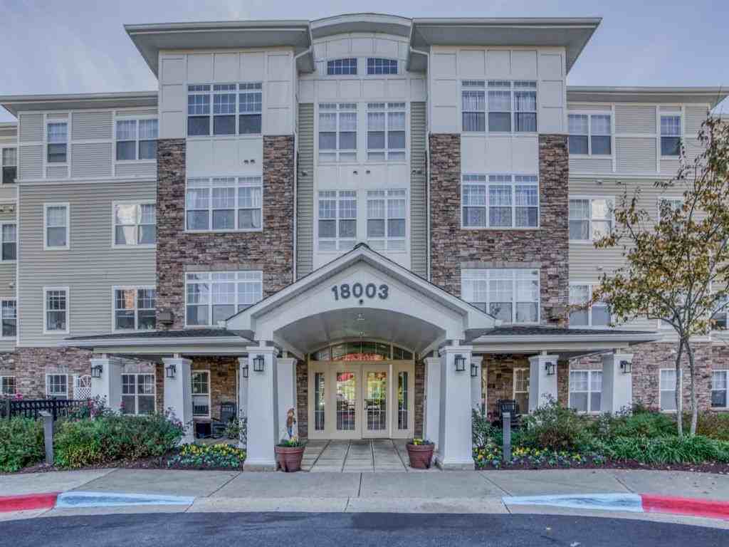 HOC at Willow Manor LLC - Photo 2 of 42