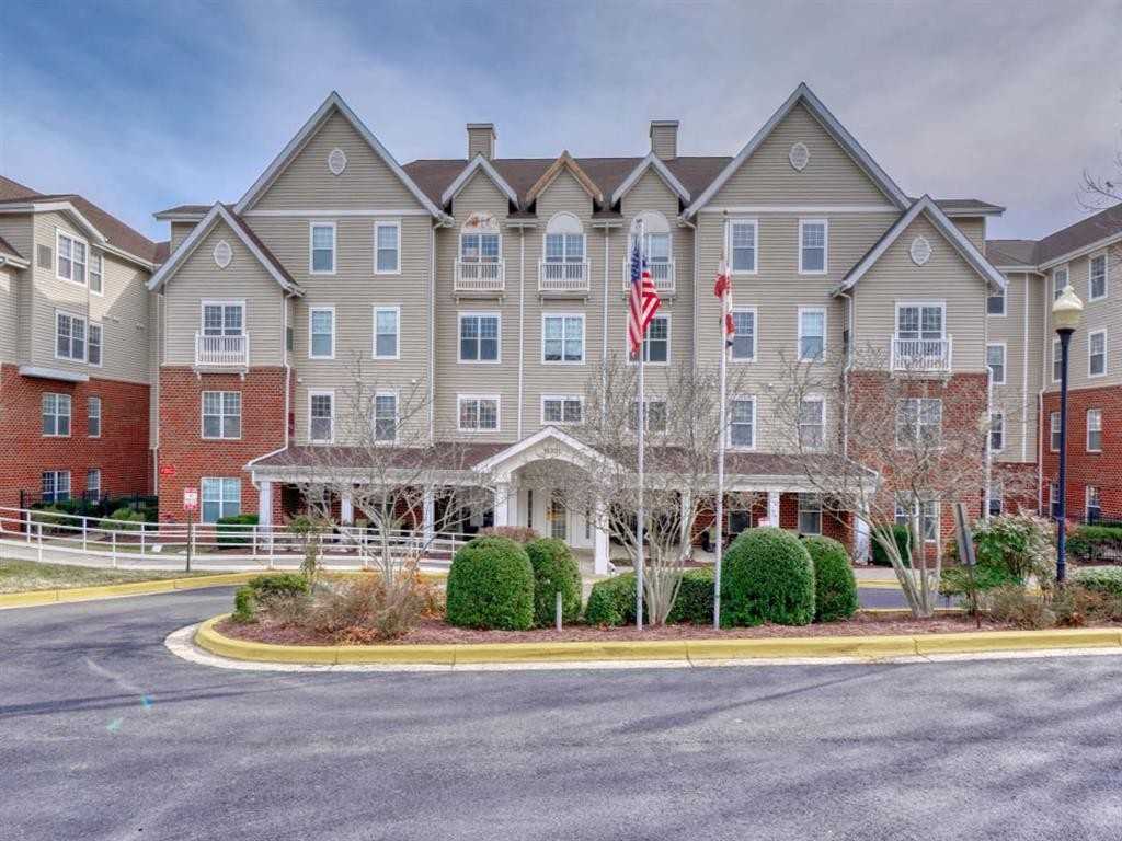 HOC at Willow Manor LLC - Photo 6 of 46