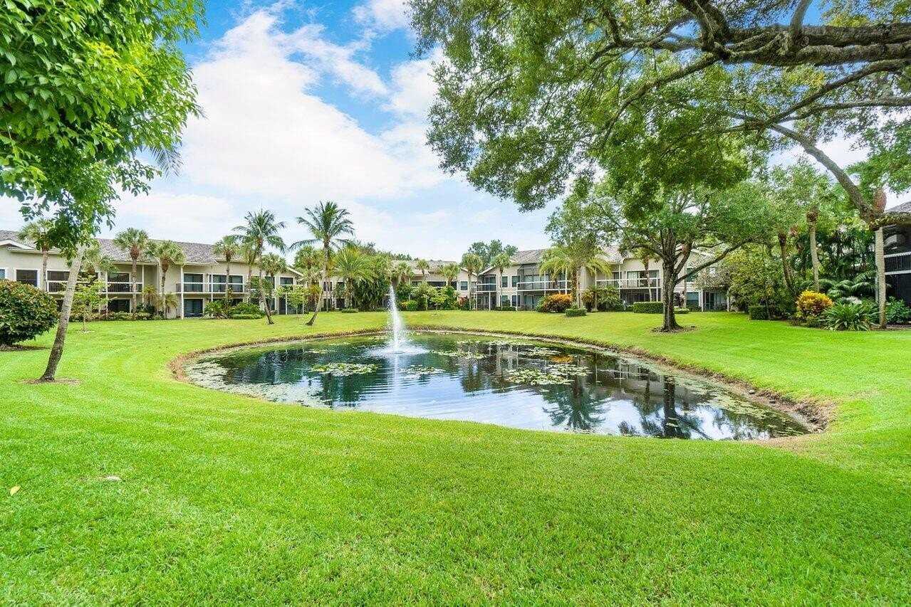 11863 Wimbledon Cir #427 - Photo 7 of 39