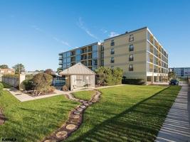 featured image of 4540 W Brigantine Ave