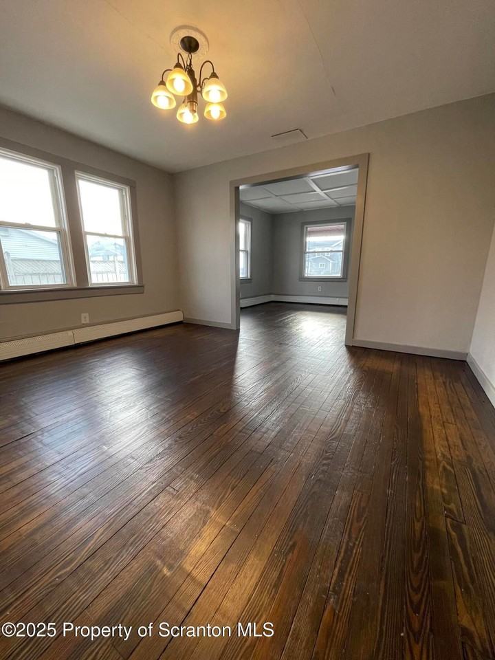 459 Traviss Aly - Photo 3 of 15