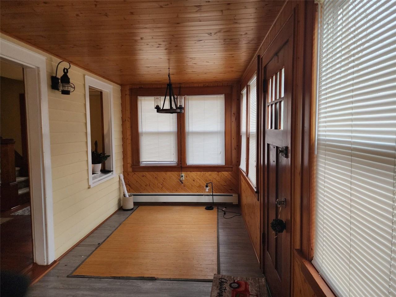 10 Rockland Ave - Photo 2 of 43