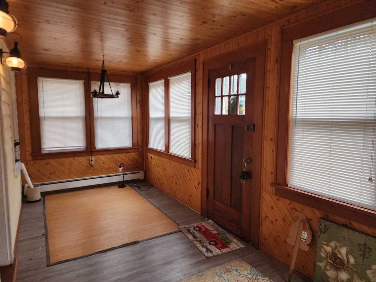 10 Rockland Ave - Photo 3 of 43