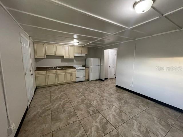 14858 17th St - Photo 3 of 5