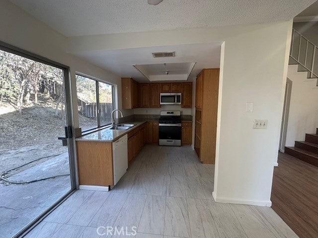 2301 Cravath Ct - Photo 4 of 5