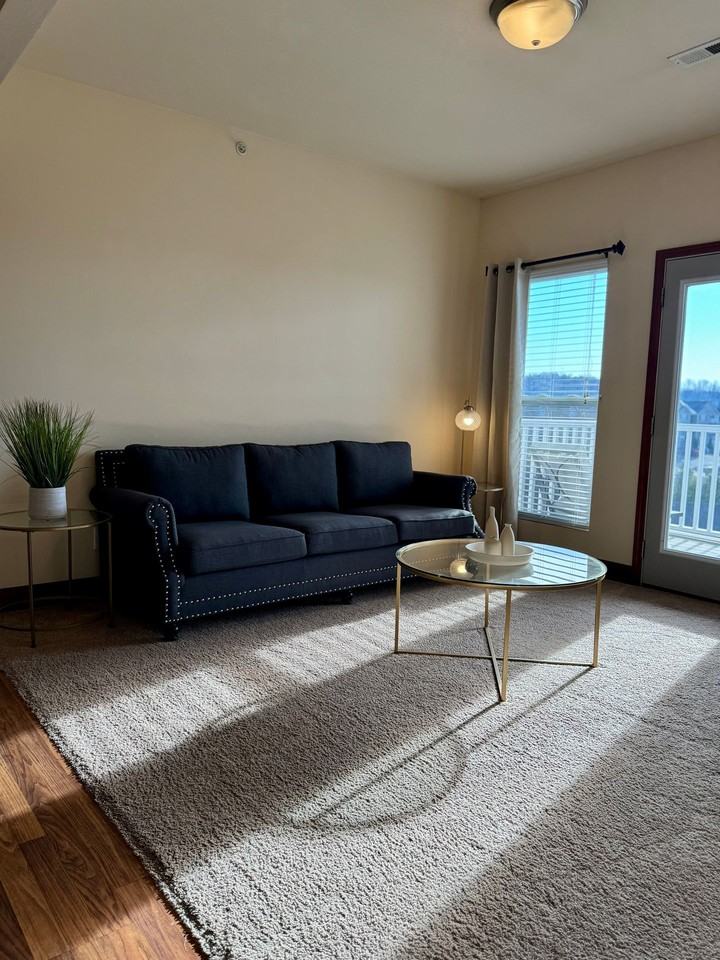 Eagle View Luxury Apartments - Photo 6 of 50