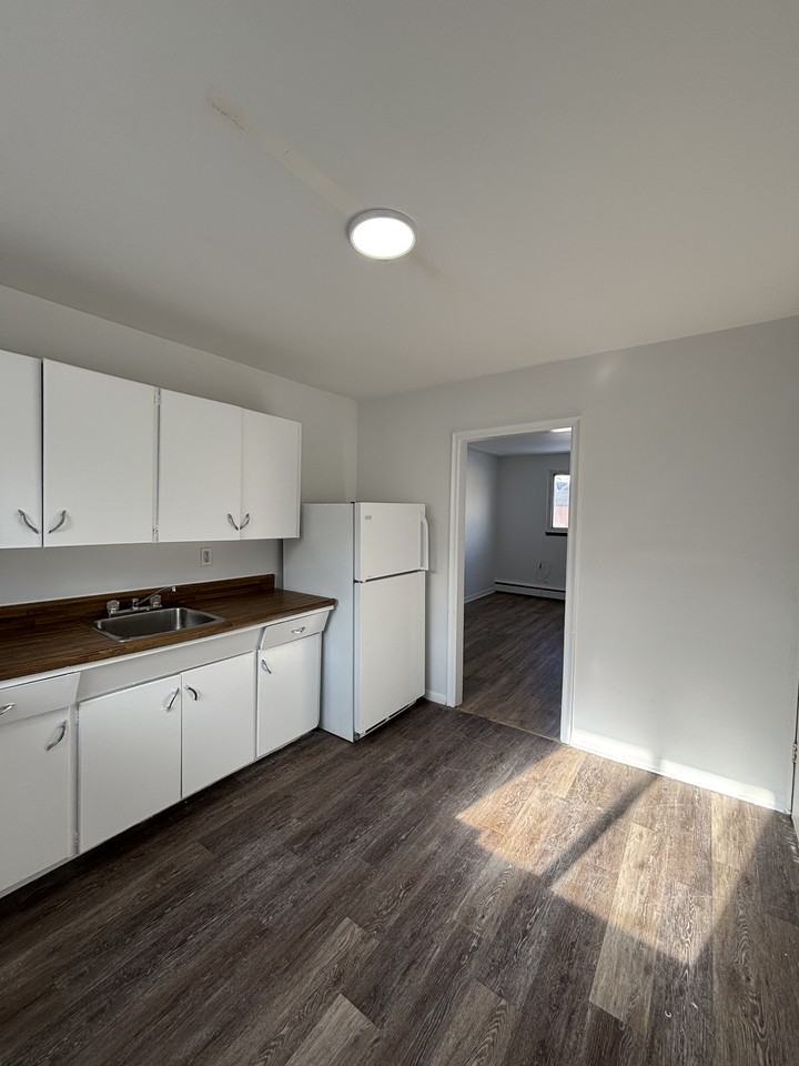 69 Oliver Street - Photo 3 of 12