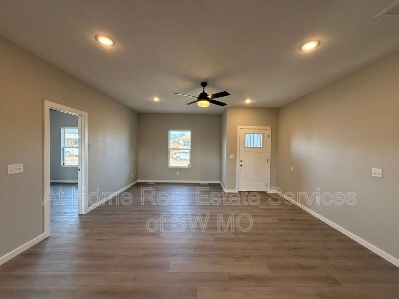 1478 S Shayla Ave - Photo 3 of 12