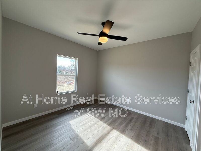 1478 S Shayla Ave - Photo 6 of 12