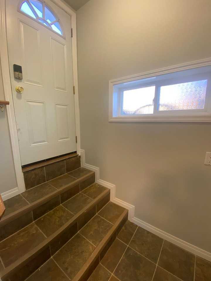 7422 Fairmount Dr Se - Photo 2 of 18