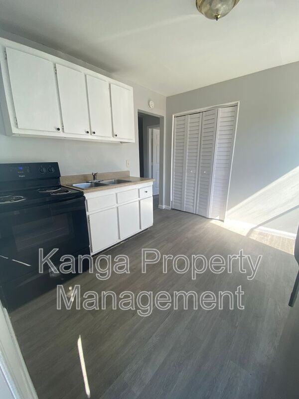 912 11th Ave N - Photo 4 of 19