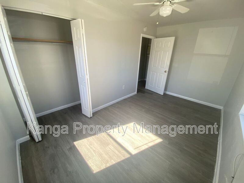 912 11th Ave N - Photo 2 of 19