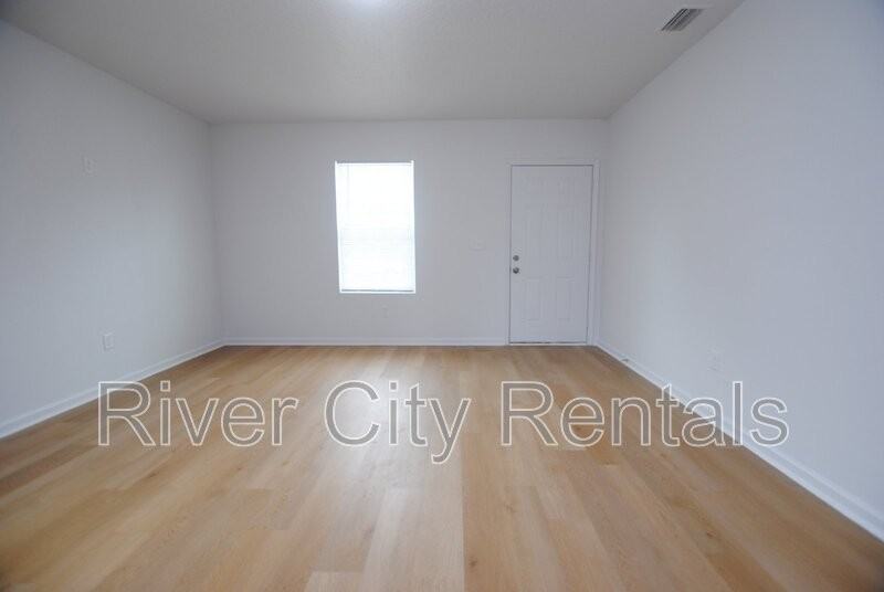 7083 Stetson St - Photo 3 of 16