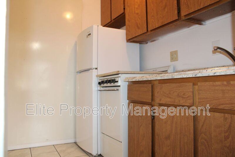 1529 Oakshire Ln #2 - Photo 7 of 9