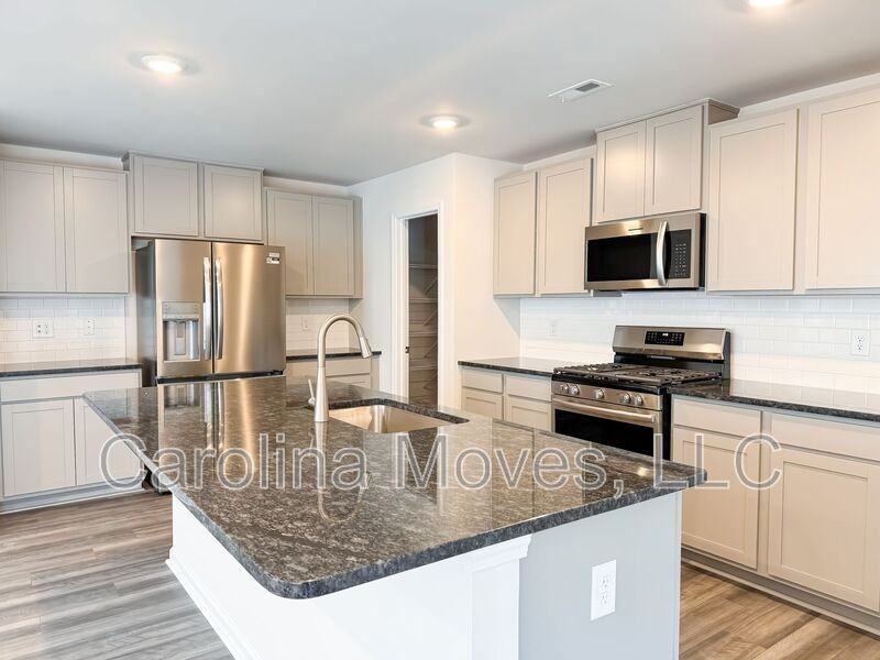 109 Clairvale Ct - Photo 5 of 18