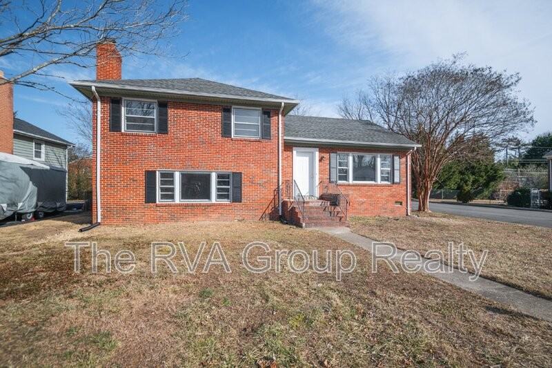 8000 Neuson Ct - Photo 3 of 47