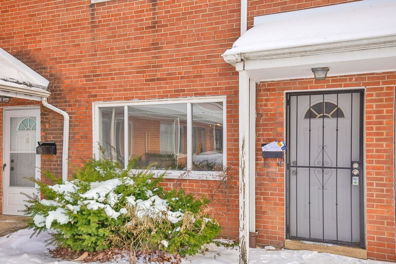 23755 Banbury Cir #10 - Photo 2 of 25