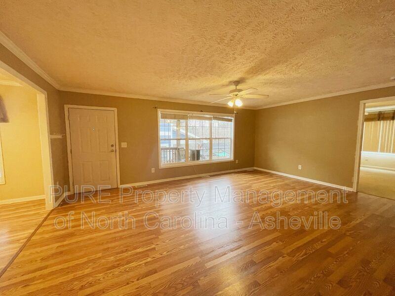 208 Michigan Ave - Photo 5 of 17