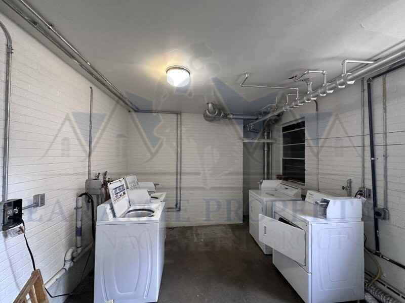 305 S 10th St #18 - Photo 6 of 9