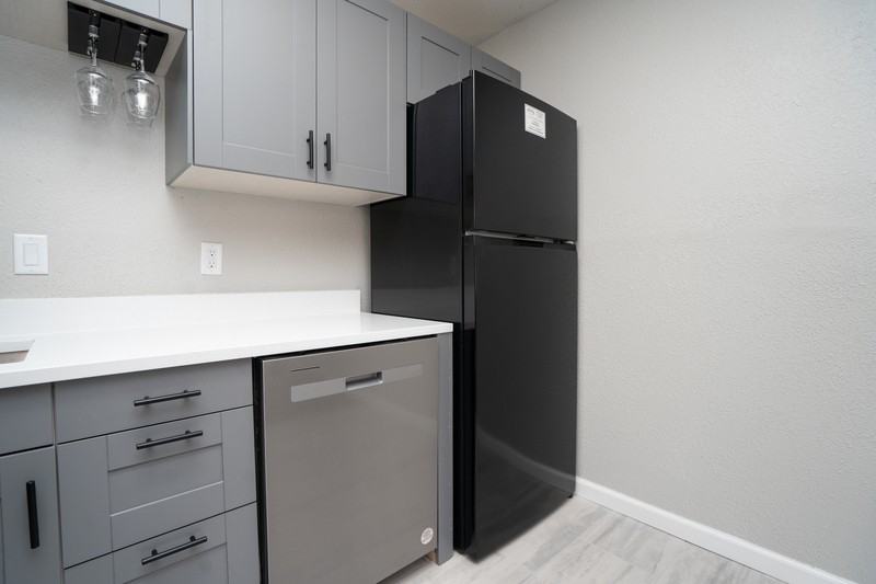 1244 Ohio St - Photo 6 of 12