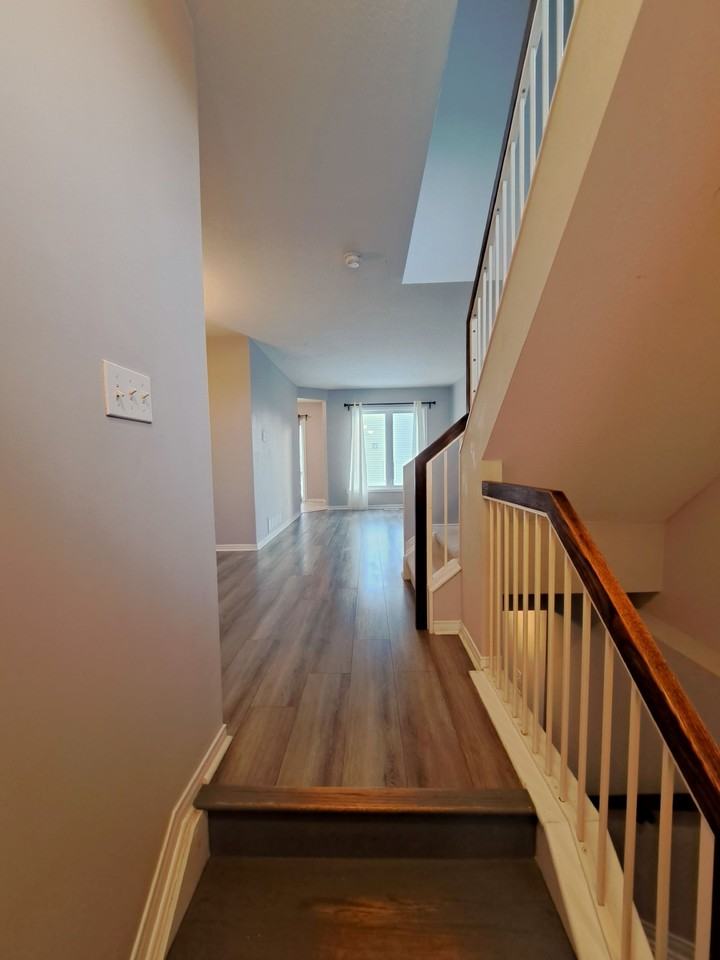 202 Meadowbreeze Drive - Photo 3 of 23