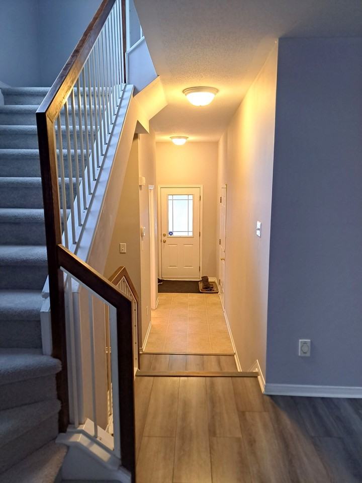 202 Meadowbreeze Drive - Photo 2 of 23