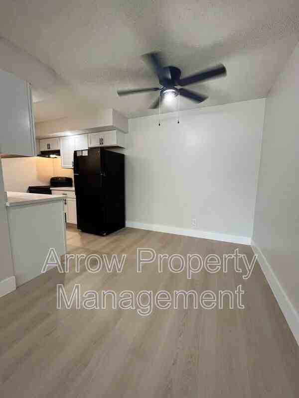 3341 Holdrege St #2 - Photo 4 of 10