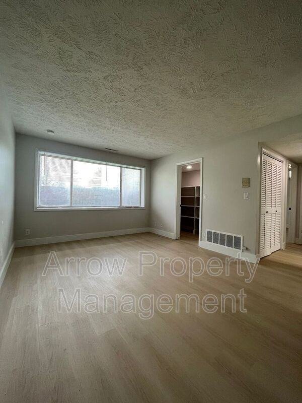 3341 Holdrege St #2 - Photo 5 of 10