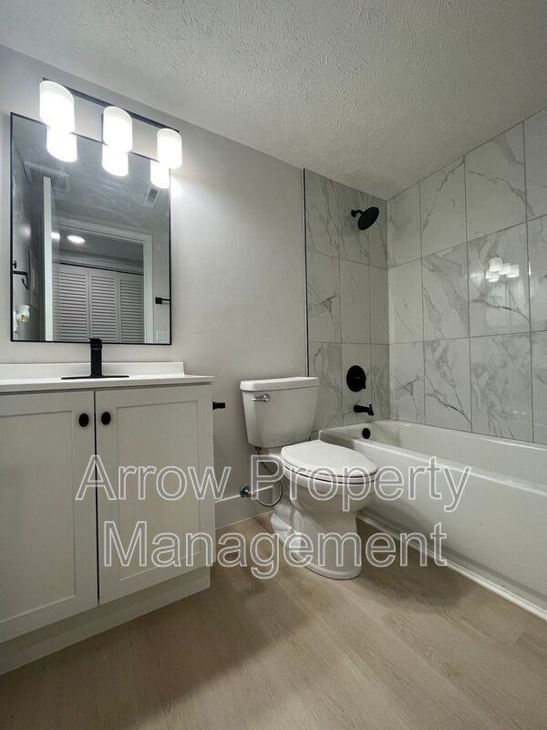 3341 Holdrege St #2 - Photo 7 of 10