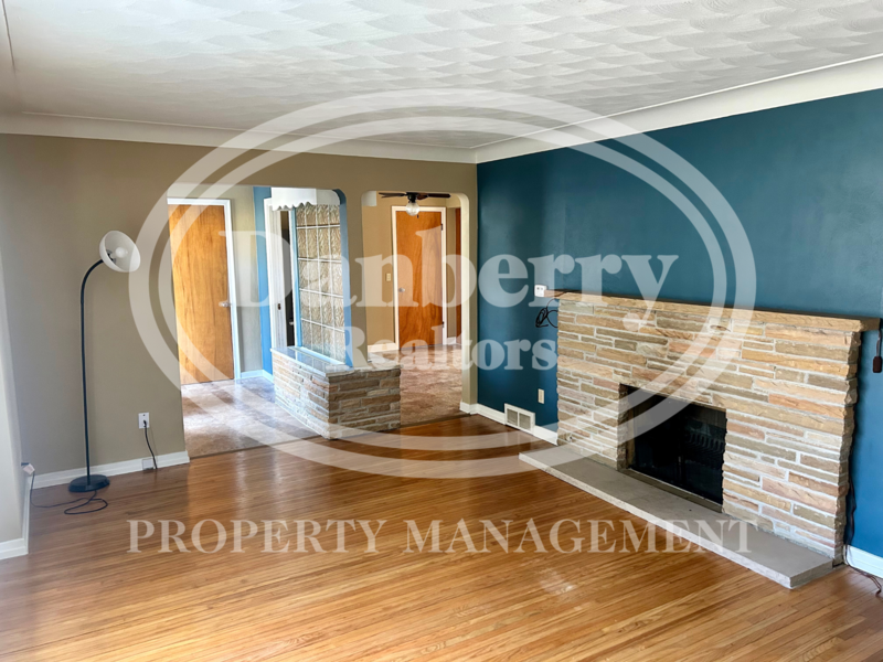 5354 W Bancroft St - Photo 3 of 12