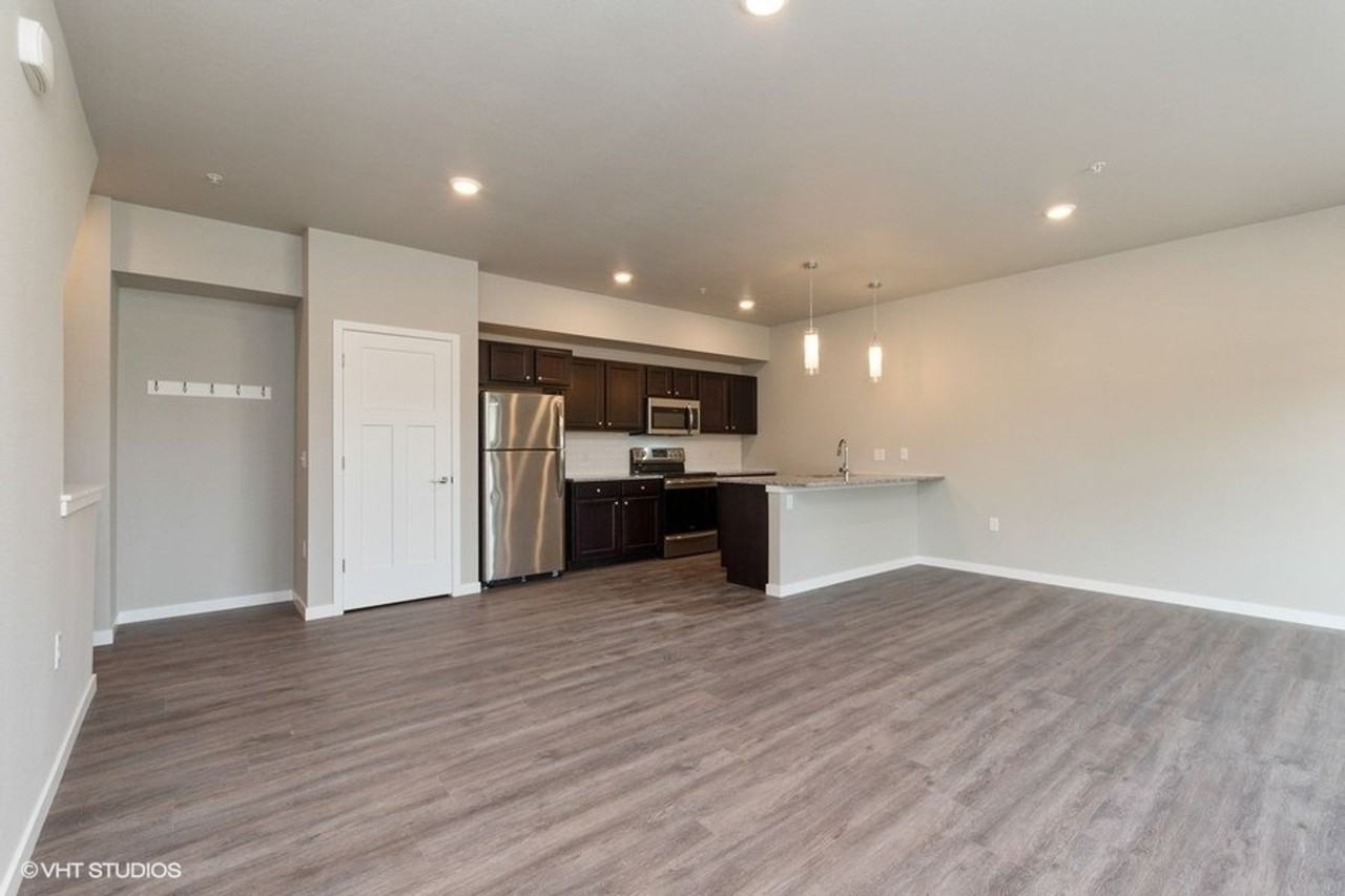 Buffalo Ridge Townhomes - Photo 2 of 14