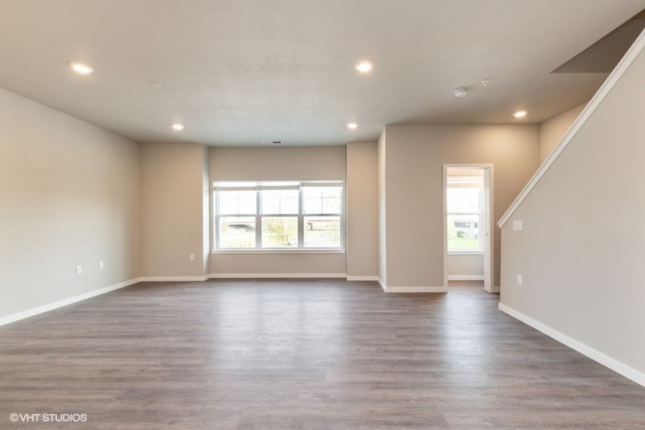 Buffalo Ridge Townhomes - Photo 7 of 14