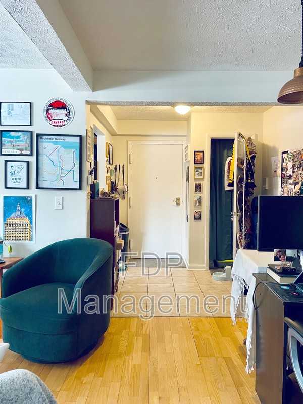 610 East Ave #5G - Photo 3 of 13