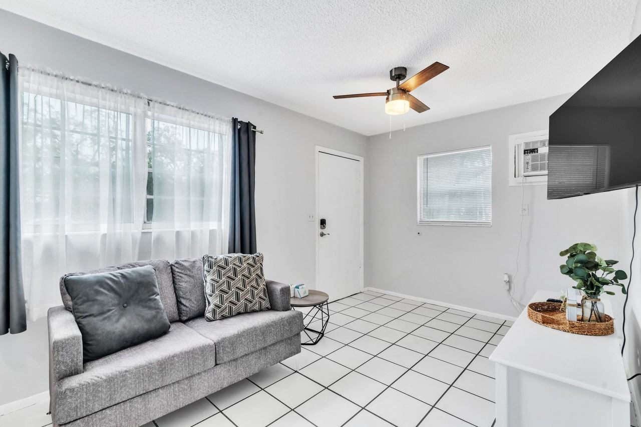 600 DOUGLAS ST LLC - Photo 4 of 50